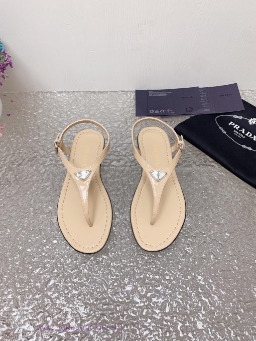 24 Summer New CollectionPrada flip flops and sandals◾ Fabric patent leather◾ Foot pads made khfa19kj