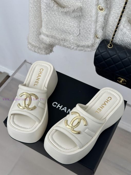 Chanel | Chanel 24P Early Spring New ProductBig pair of thick soled slippersA must-have for y4j92wqr - Image 3