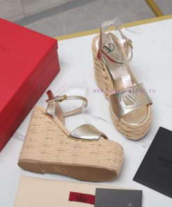 The most2024 Early Spring Fashion Show UpdateValentino Polo Hemp Bottom Slippers/Subsequent q7b3tx6r