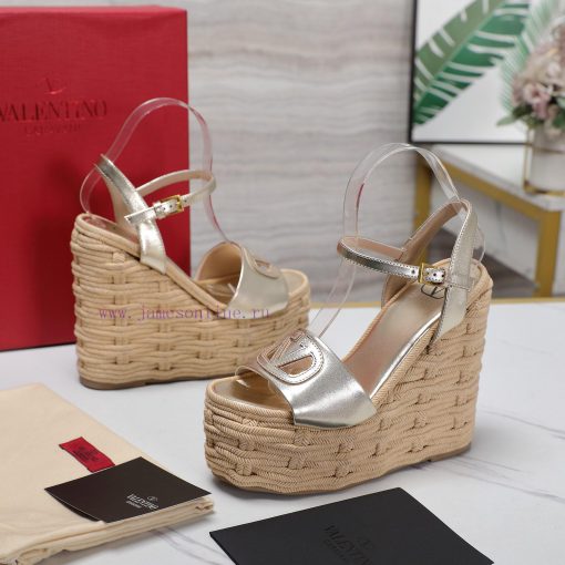 The most2024 Early Spring Fashion Show UpdateValentino Polo Hemp Bottom Slippers/Subsequent q7b3tx6r - Image 3