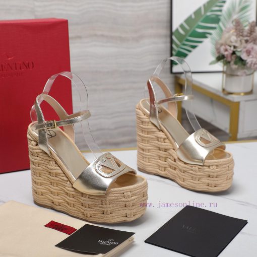The most2024 Early Spring Fashion Show UpdateValentino Polo Hemp Bottom Slippers/Subsequent q7b3tx6r - Image 4