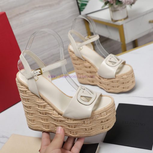 The most2024 Early Spring Fashion Show UpdateValentino Polo Hemp Bottom Slippers/Subsequent xw5m11oq - Image 7