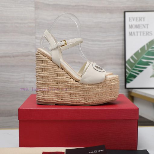 The most2024 Early Spring Fashion Show UpdateValentino Polo Hemp Bottom Slippers/Subsequent xw5m11oq - Image 8