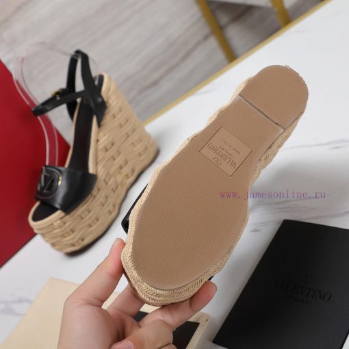 The most2024 Early Spring Fashion Show UpdateValentino Polo Hemp Bottom Slippers/Subsequent fgxpwc0s - Image 4