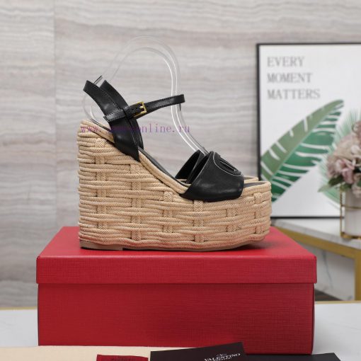 The most2024 Early Spring Fashion Show UpdateValentino Polo Hemp Bottom Slippers/Subsequent fgxpwc0s - Image 10