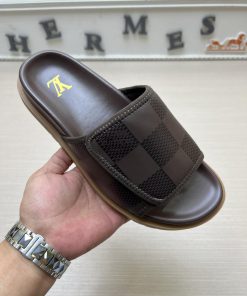 LOUIS VUITTON LV official website's popular men's Velcro slippers are available for sale sime673rqea