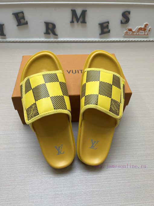 LOUIS VUITTON LV official website's popular men's Velcro slippers are available for sale simppe2smst - Image 3