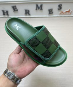 LOUIS VUITTON LV official website's popular men's Velcro slippers are available for sale sim3s486kq7