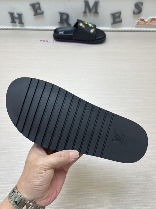 LOUIS VUITTON LV official website's popular men's Velcro slippers are available for sale simkfpu356t - Image 10