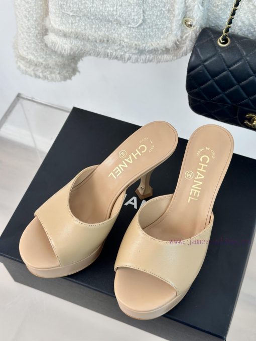 Chanel | Chanel 24P New Product ShowWaterproof platform double C high-heeled slippersParis F1moprx4l - Image 3