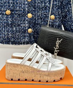 Herm è s/Herm è s Classic Thick Bottom SlippersStill an eternal classicExtremely retro desivjp9p5zg