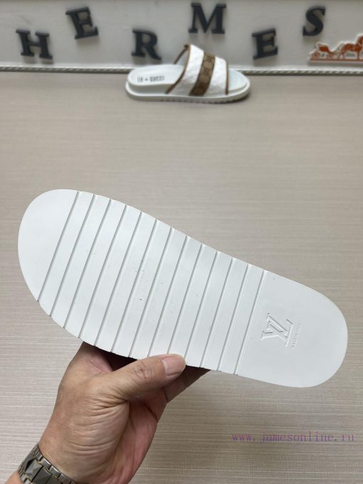 GucciGucci/LV joint slippers are made of original fabric, which is lightweight and comfortabukgkwp9o - Image 10