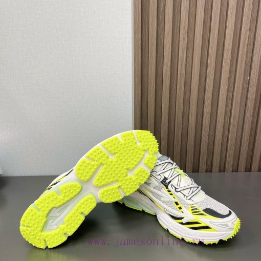 《 》2024 Autumn/Winter OFF - WHITE "LUNAR DELIVERY" Fashion Show Couple Leisure CollectionCoug6mvtydu - Image 4