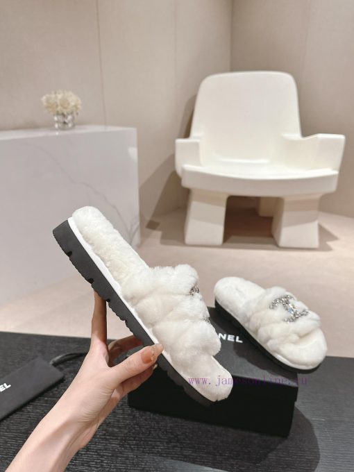 Purchasing grade𝗖𝗛 * 𝗔𝗡𝗟 | | 𝟐𝟎𝟐𝟒 woolen shoesTop tier high-end quality from large factoriesmot30bxn - Image 5