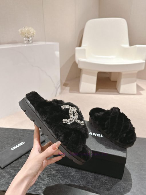Purchasing grade𝗖𝗛 * 𝗔𝗡𝗟 | | 𝟐𝟎𝟐𝟒 woolen shoesTop tier high-end quality from large factoriesrboxy0ys - Image 5