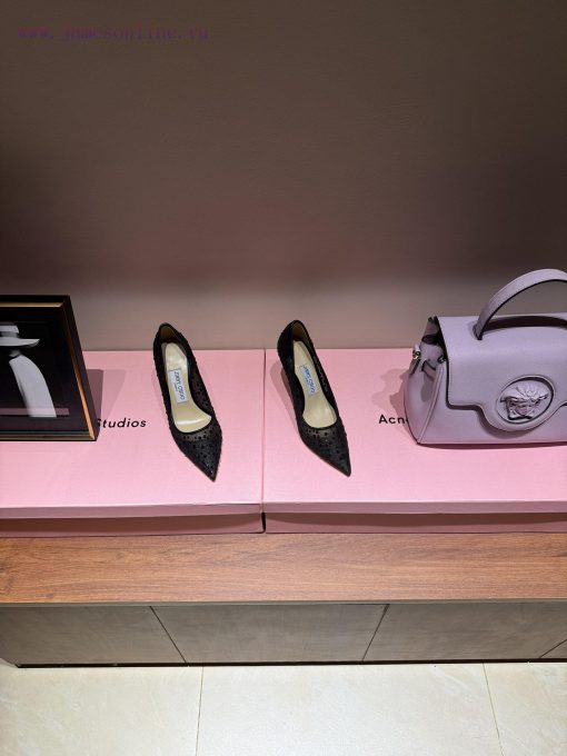 The mostIn early spring 2024, Jimmy Choo released rhinestone pointed slippers for Jimmy Weekuzgs4834 - Image 3
