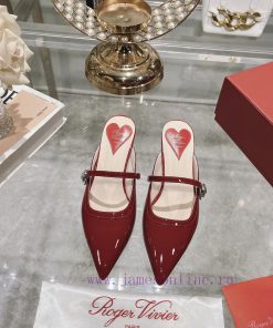 24 new RV painted cat heel slippersInspired by the Belle Vivier collection, the style is simv0sbiou2