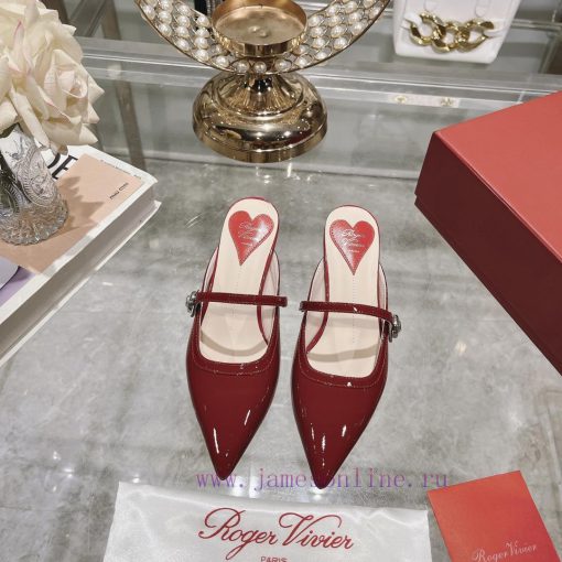 24 new RV painted cat heel slippersInspired by the Belle Vivier collection, the style is simv0sbiou2