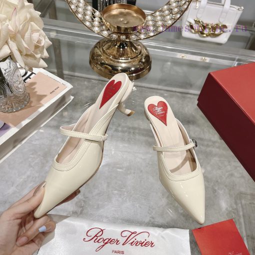 24 new RV painted cat heel slippersInspired by the Belle Vivier collection, the style is simhmsfukkh - Image 3