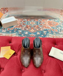️  LV Louis Vuitton is cute and very youthful, without any fear of showing off short legs. Aanfb1svk