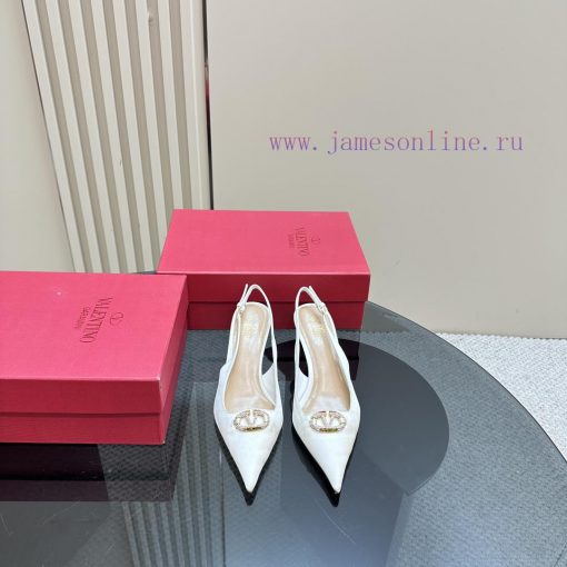 Valentino's hottest new products in 2024The new M ü ller shoes are also so easy to wearThe pxzkabdys - Image 3