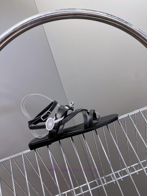 Hermes 2024 Spring/Summer New Kelly SandalsThe Kelly hardware buckle, which is the only straty6oaox7 - Image 6