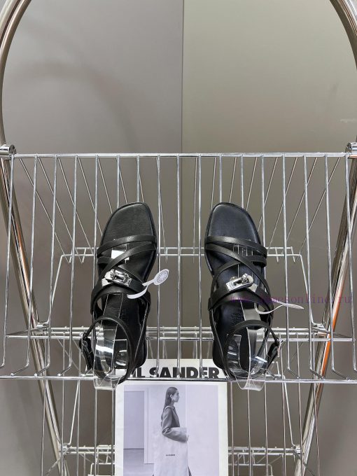 Hermes 2024 Spring/Summer New Kelly SandalsThe Kelly hardware buckle, which is the only straty6oaox7 - Image 7