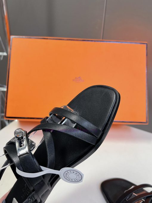 Hermes 2024 Spring/Summer New Kelly SandalsThe Kelly hardware buckle, which is the only straty6oaox7 - Image 8