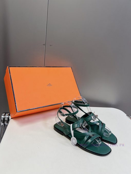 Hermes 2024 Spring/Summer New Kelly SandalsThe Kelly hardware buckle, which is the only strasazqdq6u - Image 3