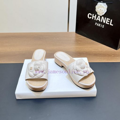 Top tierSynchronized Solid Wood Thick Bottom Slippers 2024 Summer New Chanel Camellia Cool S4s9x4k5b - Image 3