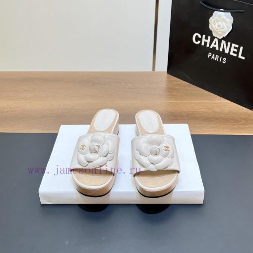 Top tierSynchronized Solid Wood Thick Bottom Slippers 2024 Summer New Chanel Camellia Cool S4s9x4k5b - Image 4