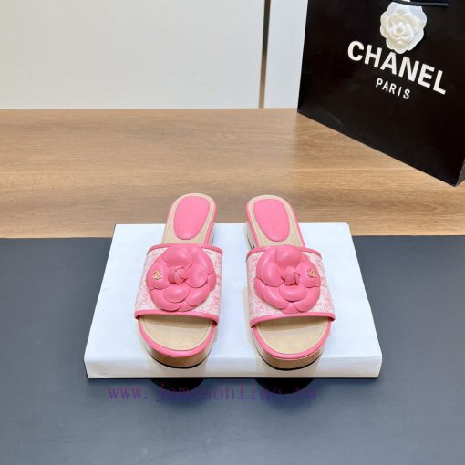 Top tierSynchronized Solid Wood Thick Bottom Slippers 2024 Summer New Chanel Camellia Cool Svwa8asz0 - Image 5