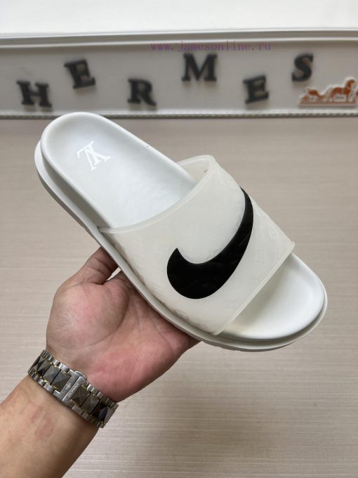 LOUIS VUITTON LV official website's popular men's Velcro slippers are available for sale sim6hgrmvg3