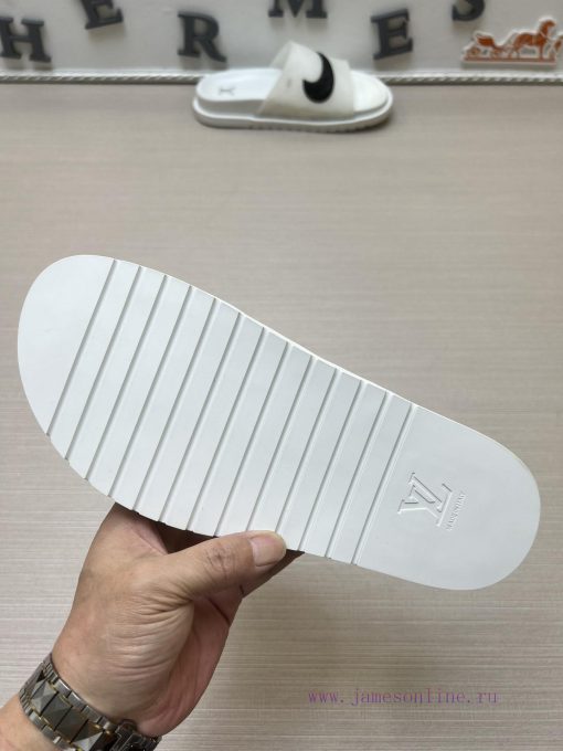 LOUIS VUITTON LV official website's popular men's Velcro slippers are available for sale sim6hgrmvg3 - Image 10