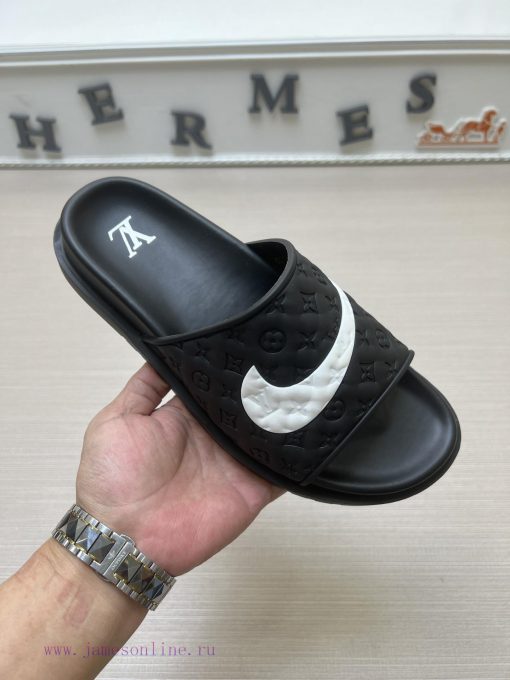 LOUIS VUITTON LV official website's popular men's Velcro slippers are available for sale simy1k7re4y