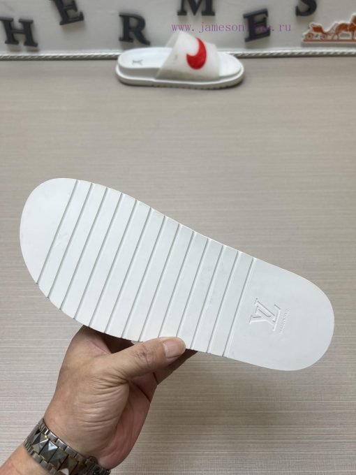 LOUIS VUITTON LV official website's popular men's Velcro slippers are available for sale simhg6toce8 - Image 10