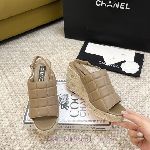 Chanel's new 24 year old grass woven wedge sandalsCode 35-41vbh5z0fk - Image 5