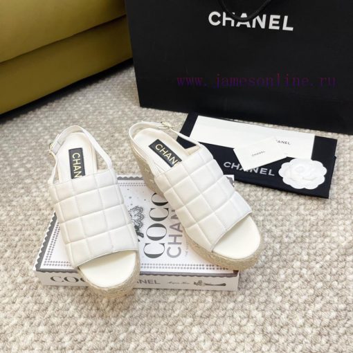 Chanel's new 24 year old grass woven wedge sandalsCode 35-41dt2w6scn