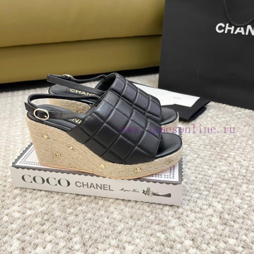 Chanel's new 24 year old grass woven wedge sandalsCode 35-411suj3f6p - Image 2