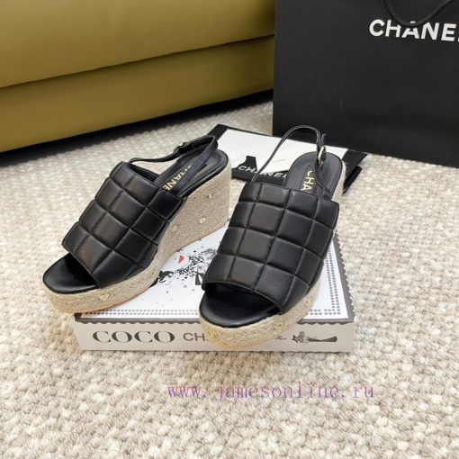Chanel's new 24 year old grass woven wedge sandalsCode 35-411suj3f6p - Image 3