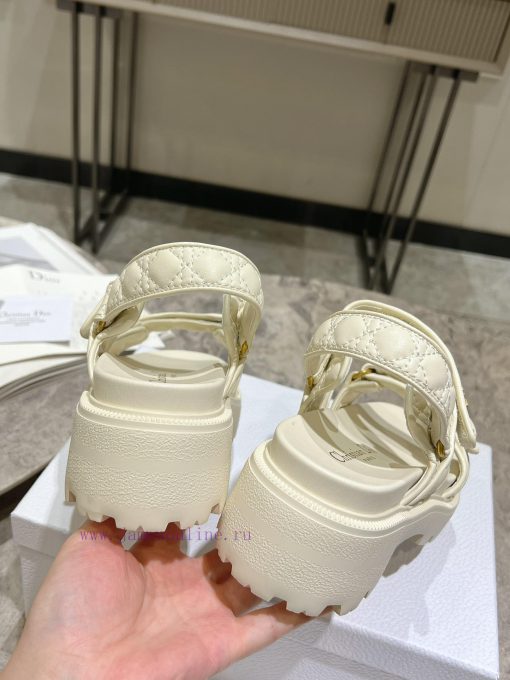 New color top of the line 2024 summer blockbuster super Dior D Home 2024 New Velcro Sandals i6himfh6 - Image 9
