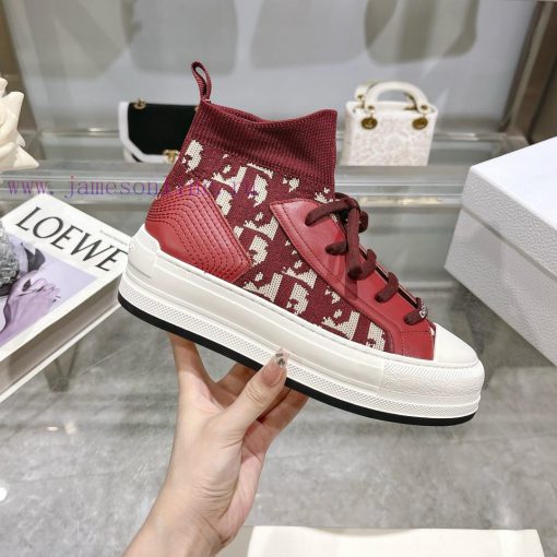 The new Dior Walk'n'Dio sneakers are meticulously crafted with multi-color Oblique printing 364ywqhw - Image 4