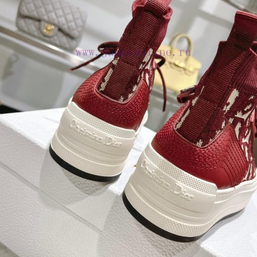 The new Dior Walk'n'Dio sneakers are meticulously crafted with multi-color Oblique printing 364ywqhw - Image 8