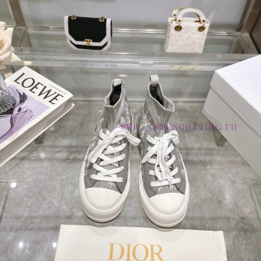 The new Dior Walk'n'Dio sneakers are meticulously crafted with multi-color Oblique printing c8xp5yq5 - Image 2