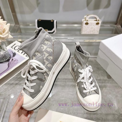 The new Dior Walk'n'Dio sneakers are meticulously crafted with multi-color Oblique printing c8xp5yq5 - Image 3