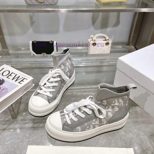 The new Dior Walk'n'Dio sneakers are meticulously crafted with multi-color Oblique printing c8xp5yq5 - Image 5