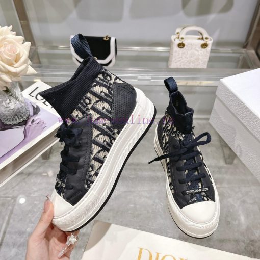 The new Dior Walk'n'Dio sneakers are meticulously crafted with multi-color Oblique printing yjmrmhet - Image 3