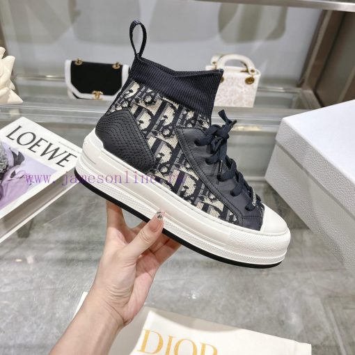 The new Dior Walk'n'Dio sneakers are meticulously crafted with multi-color Oblique printing yjmrmhet - Image 4