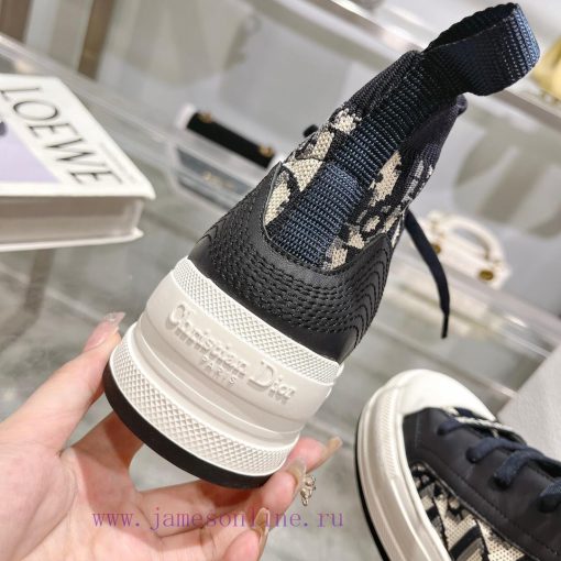 The new Dior Walk'n'Dio sneakers are meticulously crafted with multi-color Oblique printing yjmrmhet - Image 7
