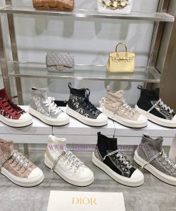 The new Dior Walk'n'Dio sneakers are meticulously crafted with multi-color Oblique printing oxeghc9a